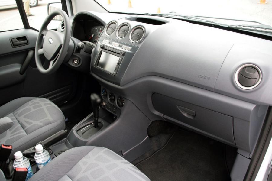  Ford Transit Connect 2010 года  (фото 69 из 109)